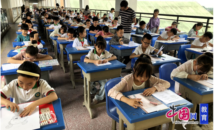 丹青绘就山河梦笔墨传承赤子心 峨眉二小现场书画创作赛圆满落幕